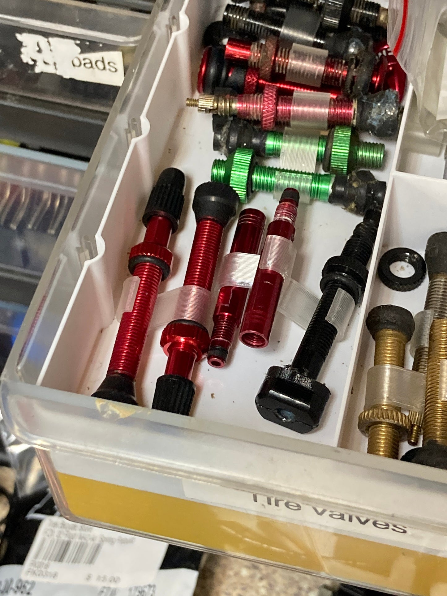 Tubeless Valve Pair Holder Clip