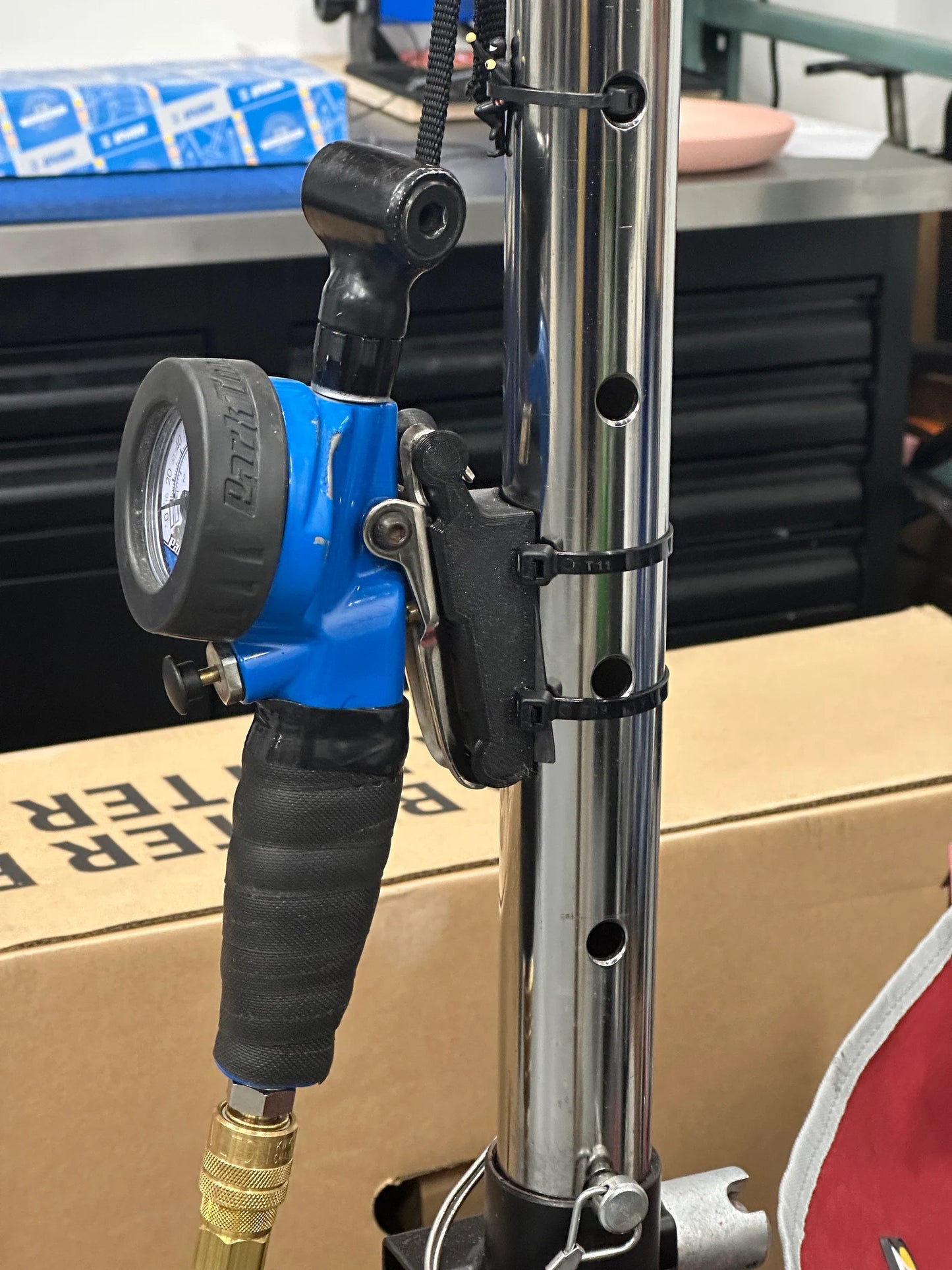 Park INF-2 Inflator Holder (Upright Bottom Hose Routing)