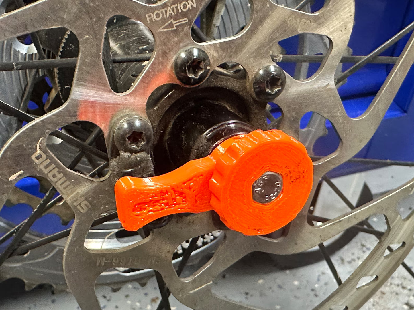 Thru-Axle Endcap Retainer